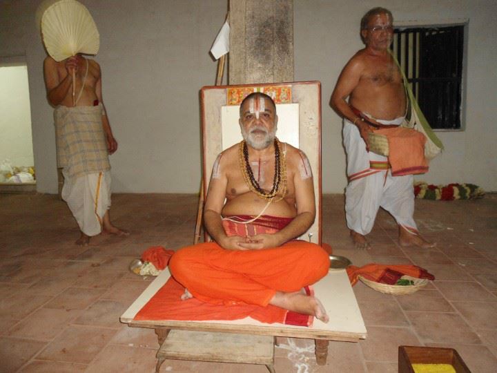http://anudinam.org/wp-content/uploads/2013/05/004_Thirukurungudi-Vaikasi-Utsavam-and-Jeer-Mangalasasanam.jpg