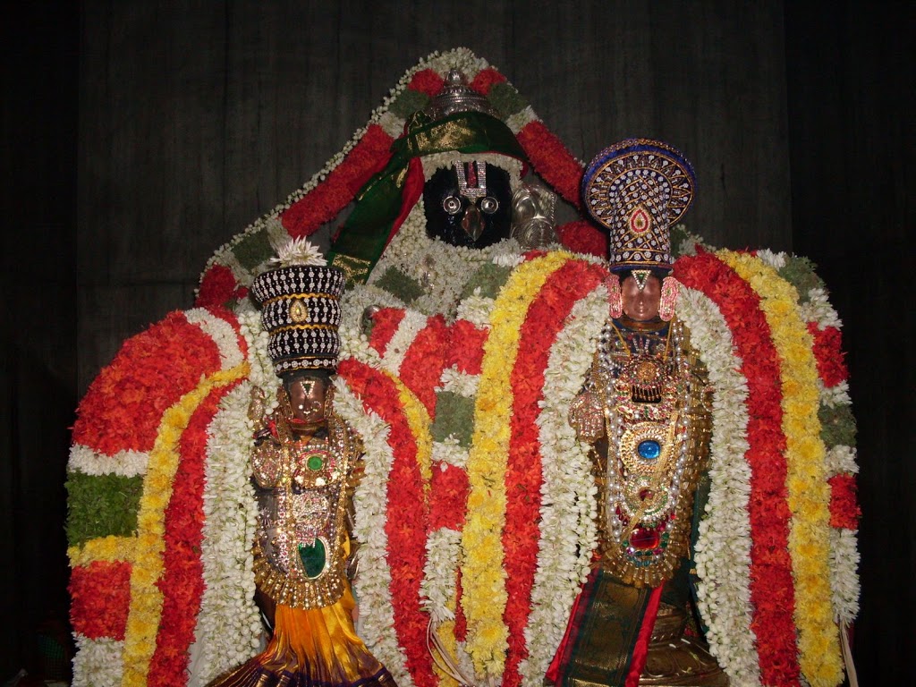 Kal Garudan Vanjulavalli Thayar and Srinivasa Perumal