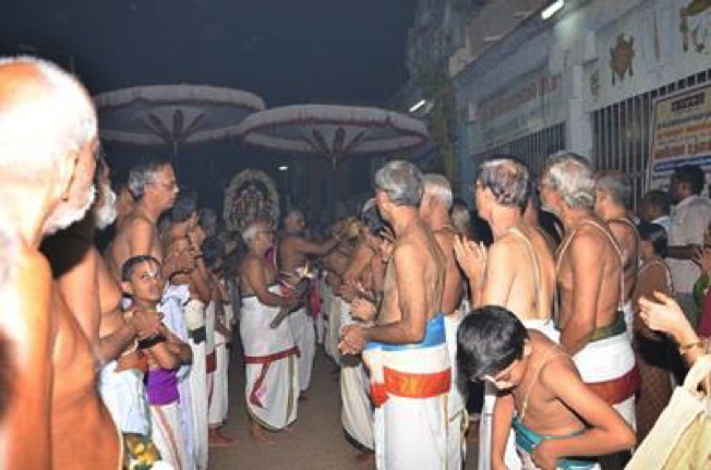 Mylai Vanabojana utsavam to Thiruvallikeni 2013_11