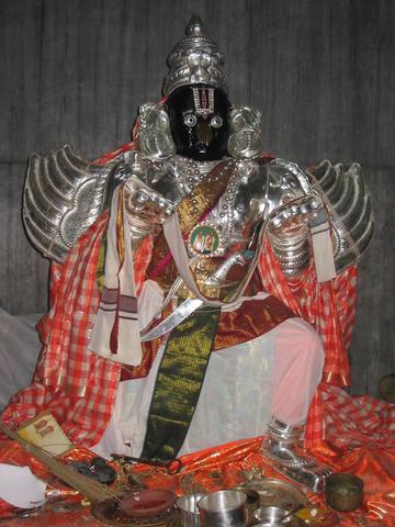 Nachiyar Thirukovil Kal Garudan