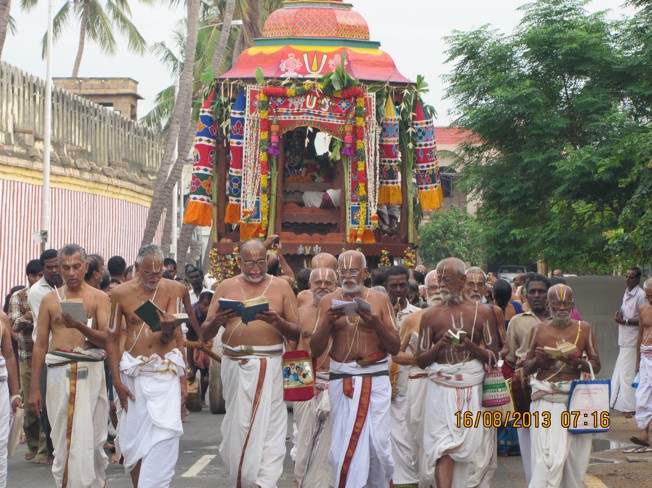 Srirangam_Swami Desikan_Thiruvaadipooram_2013_0014