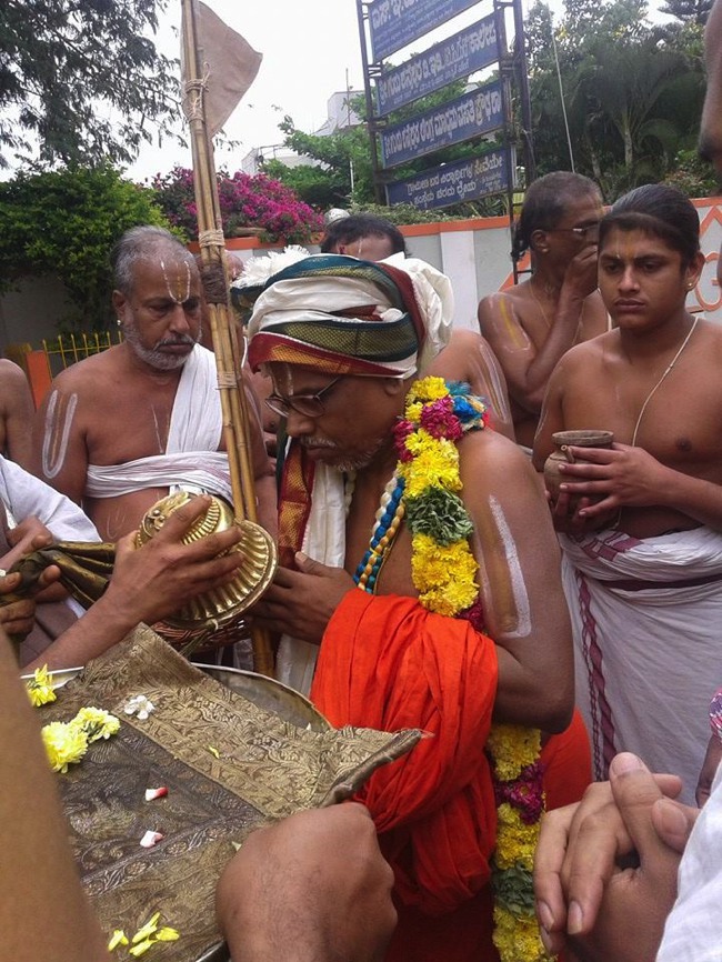 Azhagiyasingar Pattana Pravesam and Mangalasasanam at Melukote 2013-22