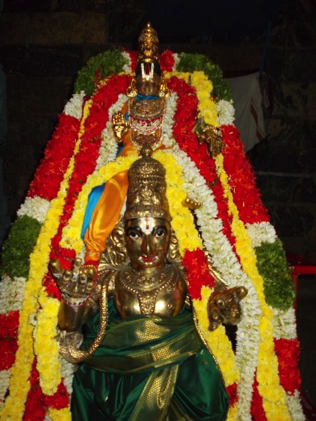 Gopurappati  Purattasi Garuda Sevai 2013-04