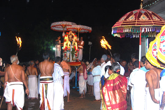 Gunaseelam Prasanna Venkatachalapathi Temple Brahmotsavam  2013 day 5-08