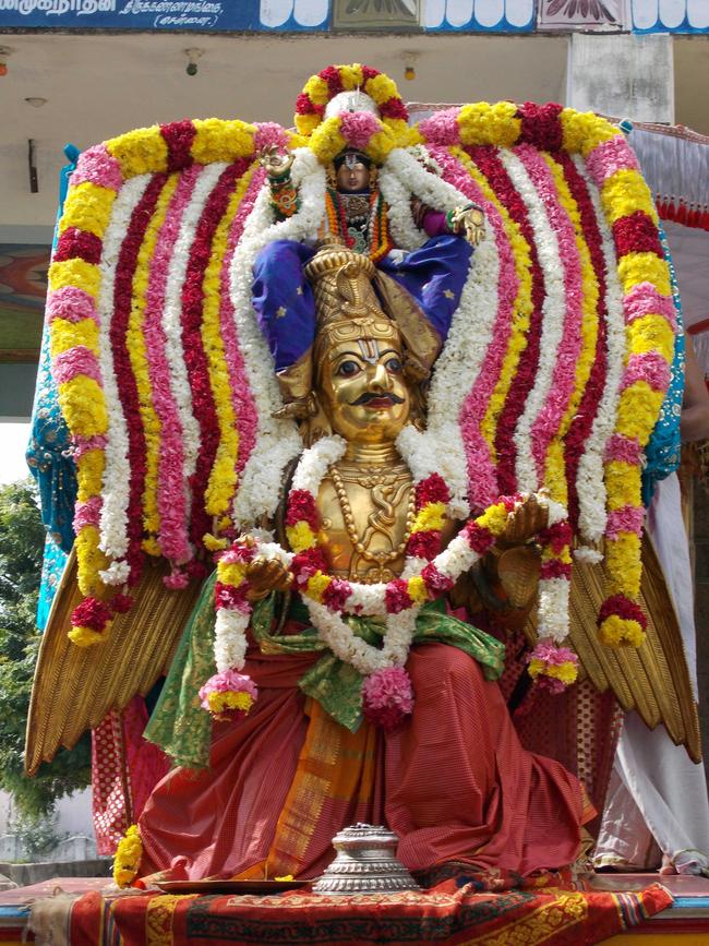 Thirukkannamangai Udhaya Garuda Sevai on pavithrotsavam day 3 2013 -10