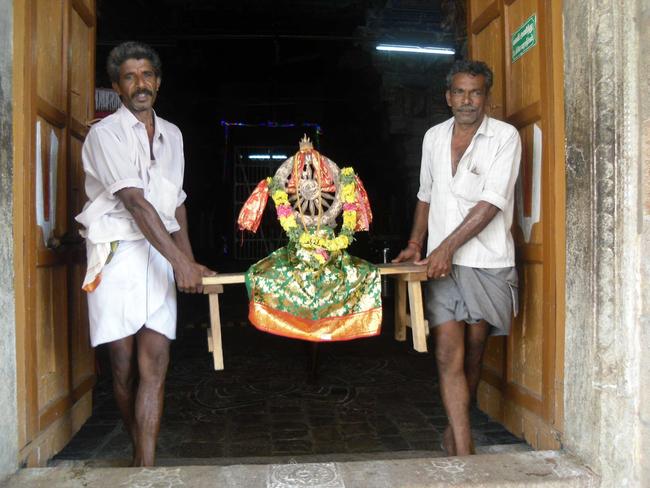 Thirukkannamangai Udhaya Garuda Sevai on pavithrotsavam day 3 2013 -44
