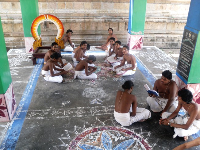 Thirukkannamangai_Swami Desikan_day1_16