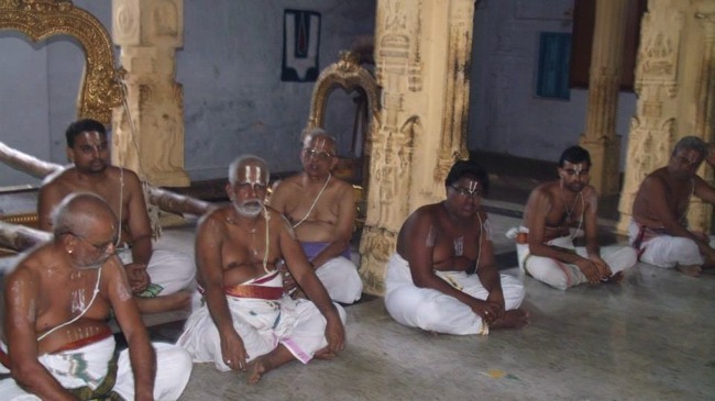 Pillai Lokacharyar Satturmurai at kooram 2013-05