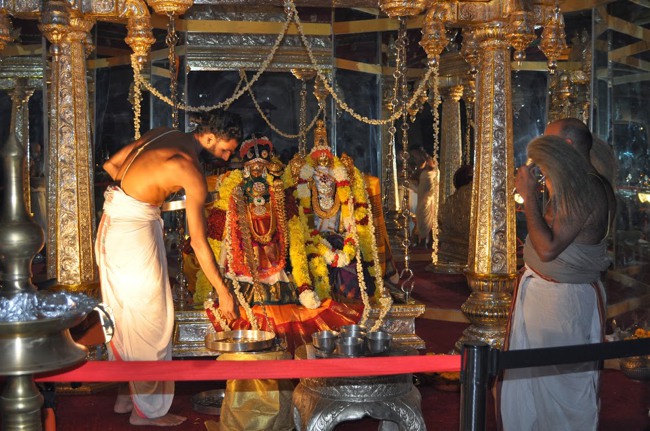 Pomona Sri Ranganatha temple Deepavali Alankaram 2013-05