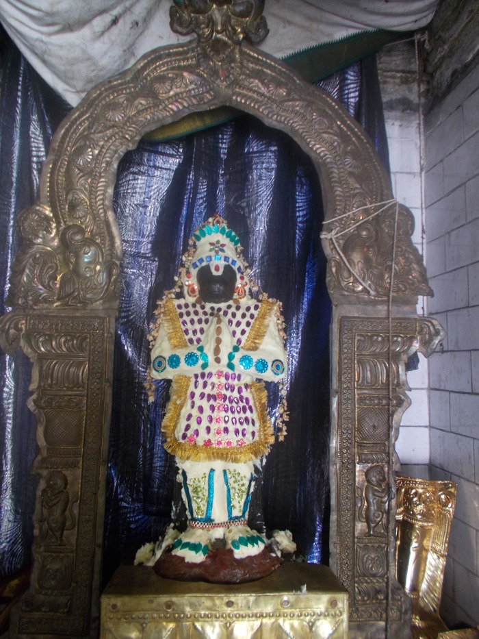 Therazhundur Anjaneyar Vennaikappu