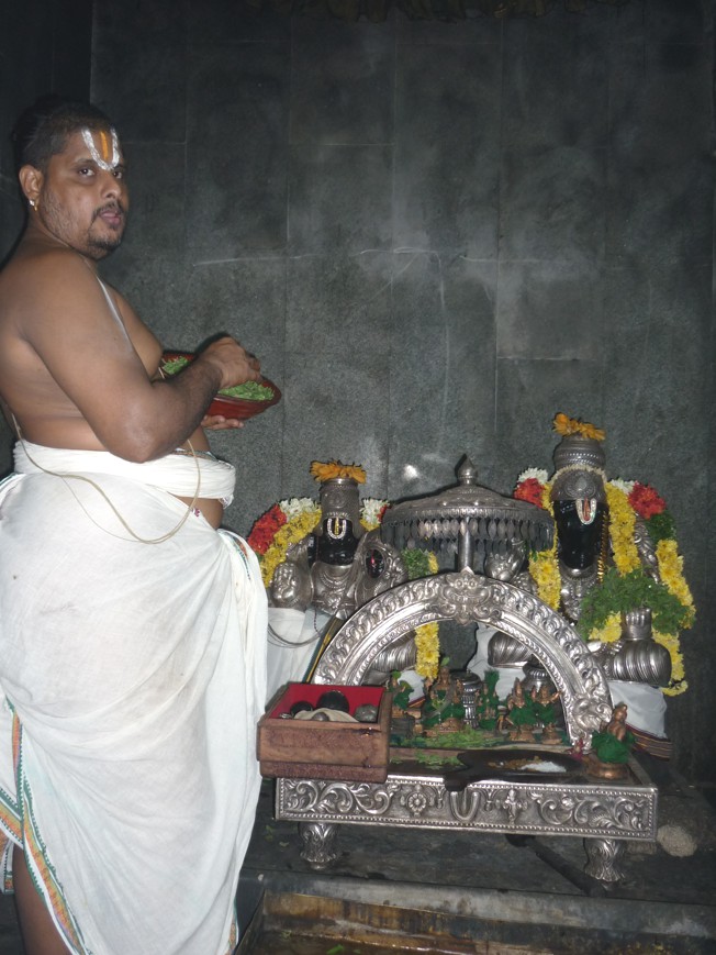 Paduka_Swami Desikan_Srirangam _04