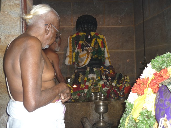Swami Desikan_Srirangam_Paduka_030