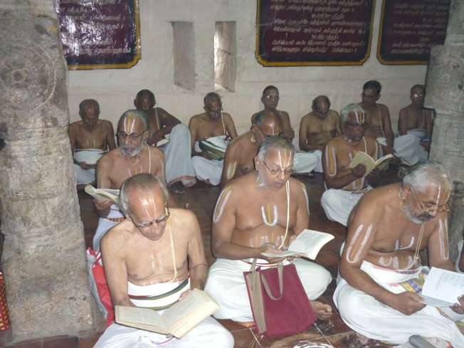 Swami Desikan_Srirangam_Paduka_094