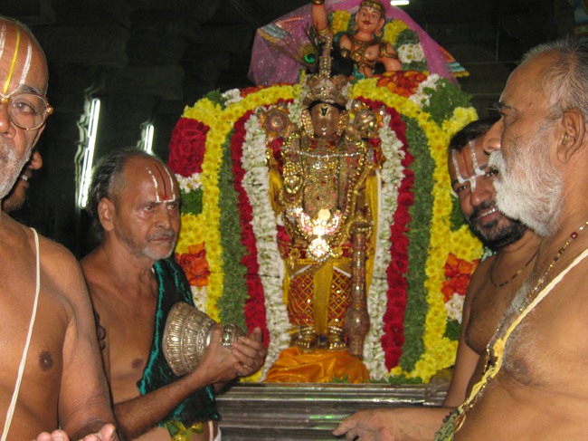 Thirukudanthai  Aravamudan Sannathi Thiruadhyayana Utsavam Gandharvan Kodai 2013--08