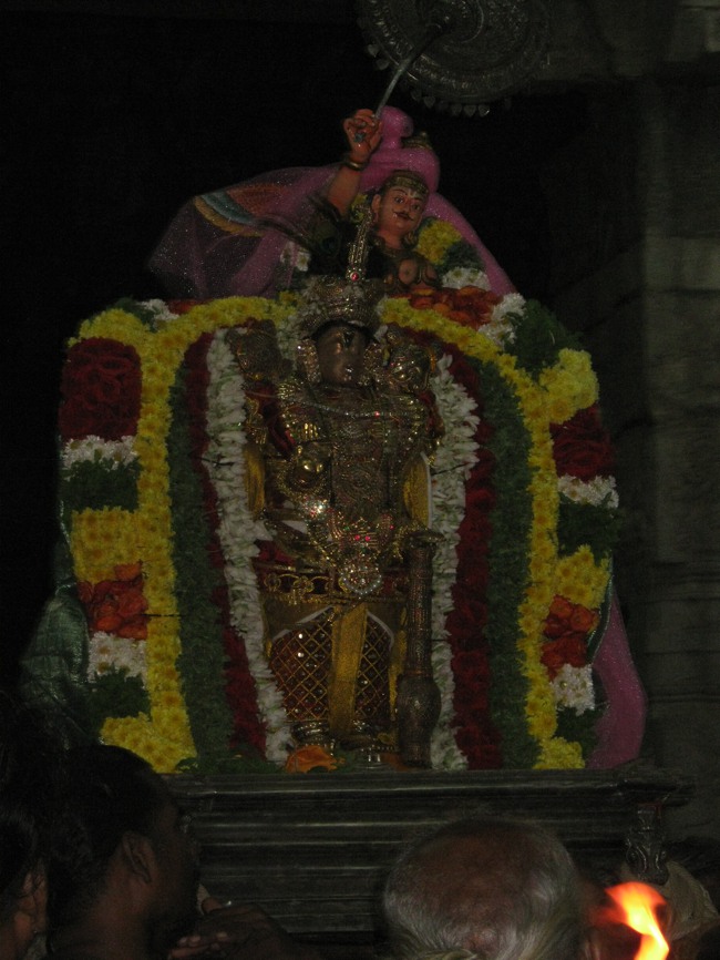 Thirukudanthai  Aravamudan Sannathi Thiruadhyayana Utsavam Gandharvan Kodai 2013--13