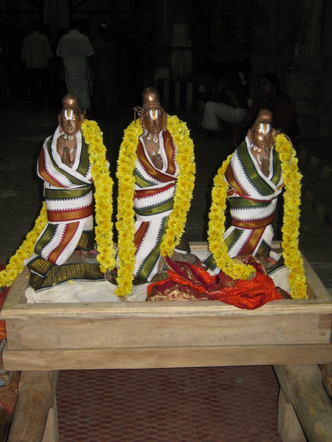 Thirukudanthai  Aravamudan Sannathi Thiruadhyayana Utsavam Gandharvan Kodai 2013--17