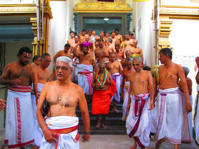 Azhagiyasingar_Mangalasasanam_Thiruvallikeni-046