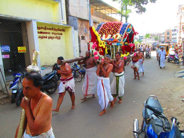 Azhagiyasingar_Pattinapravesam_Thiruvallikeni-020