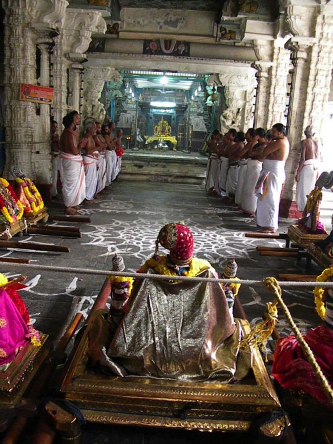 Kanchipuram Devaperumal Irappathu day 6 2014--07
