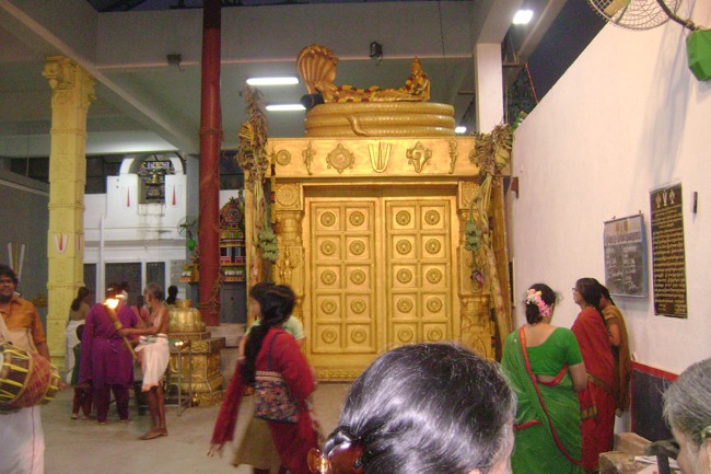 Mylapore SVDD Srinivasa Perumal Irappathu day 8 2014--04
