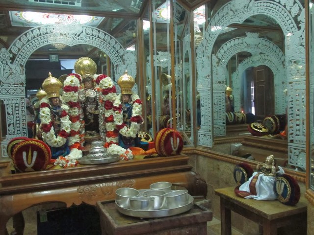 Nammazhwar Moksham at Uthiramerur Sundara Varadar temple  2014 -03_640x480