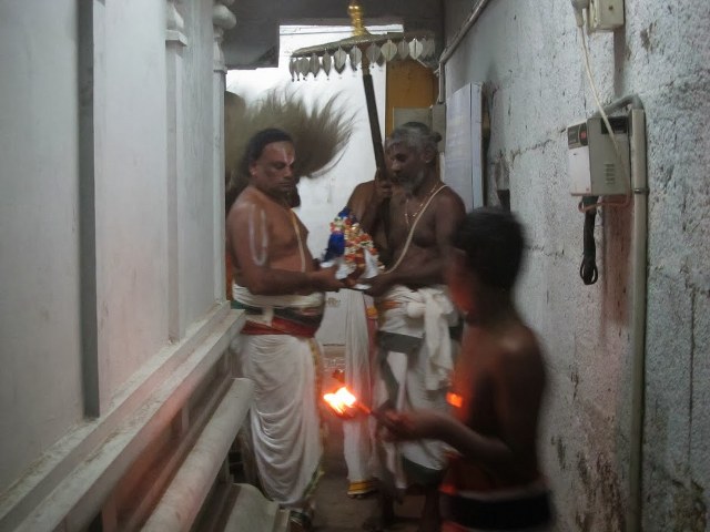 Nammazhwar Moksham at Uthiramerur Sundara Varadar temple  2014 -04_640x480