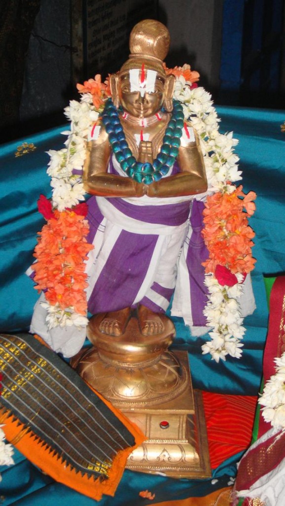 Nammazhwar Thiruvadi Tozhal Thiruvelukkai-09