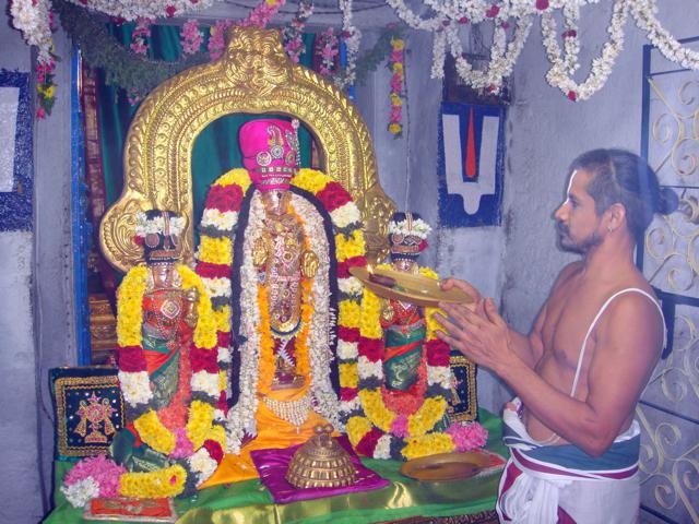 Nammazhwar Thiruvadi Tozhal Thiruvelukkai-14