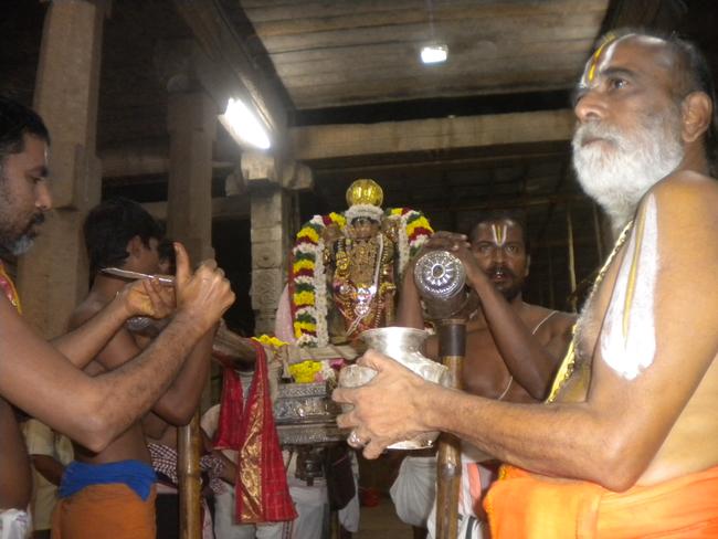 Nammazhwar thiruvadi thozhal Sarangapani temple 2014-03
