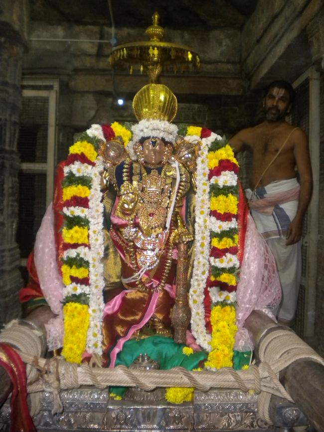 Nammazhwar thiruvadi thozhal Sarangapani temple 2014-06