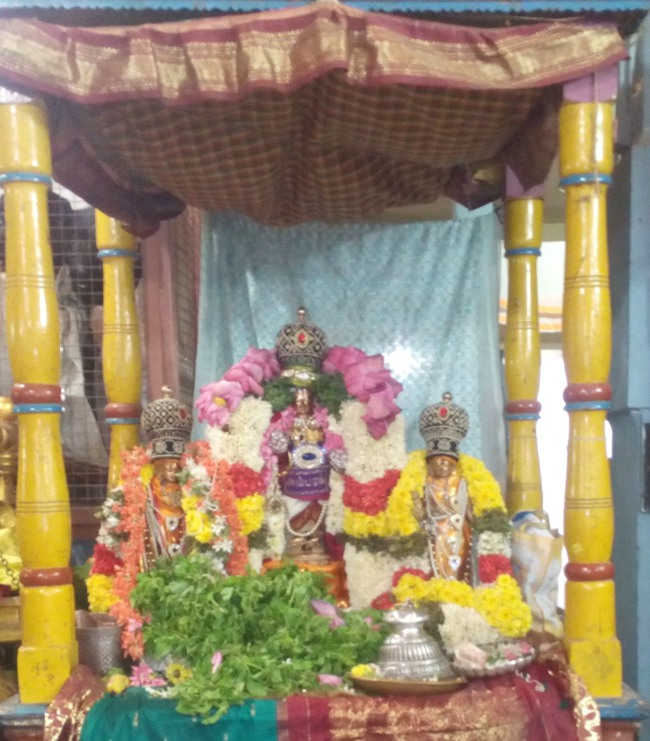 Perungalathur Srinvivasa perumal temple Vaikunda Ekadasi Paramapada vaasal  2014--04