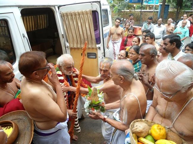 Sri Parakala Jeeyar Mangalasasanam at Hydrebad Andavan ashramam 2013-05
