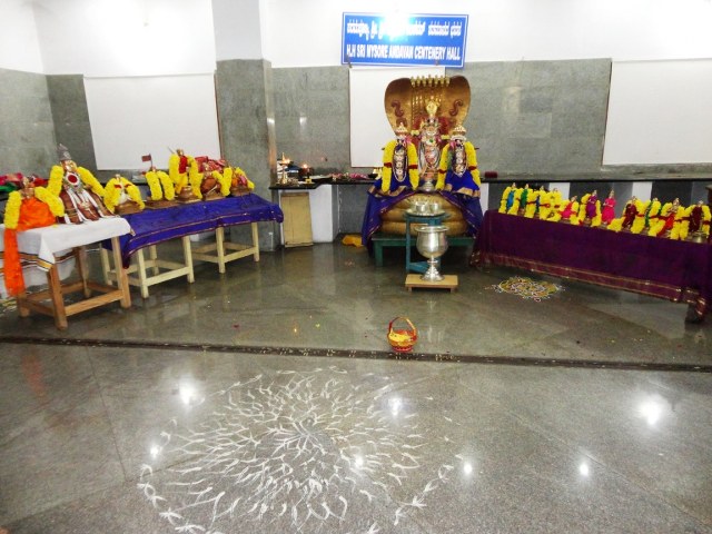Sripuram Venkateswara sannadhi Irappathu Utsavam 2014 -11_640x480