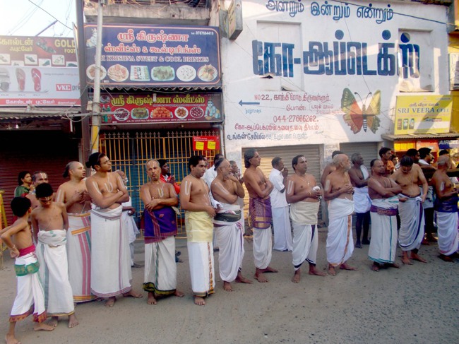 Thiruvallur Thai Brahmotsavam day 2 Hamsa vahanam 2014--06