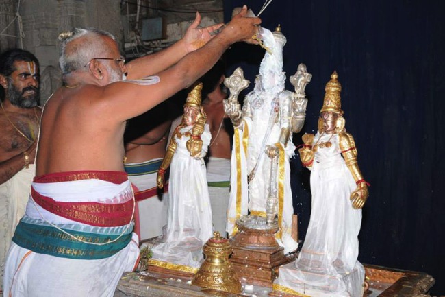 Vaikunda Ekadasi Lower Ahobilam Thirumanjanam 2014--04