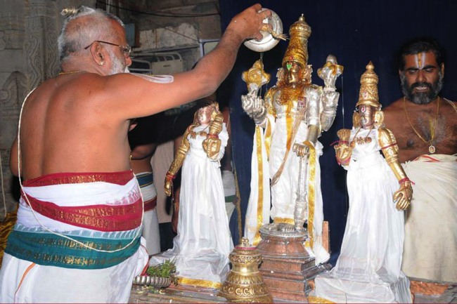 Vaikunda Ekadasi Lower Ahobilam Thirumanjanam 2014--07
