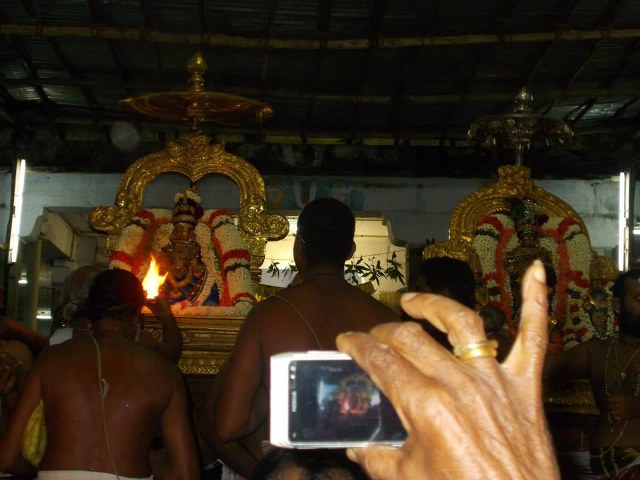 Kanchi Devaperumal Dhavana utsavam day 3   2014 -09