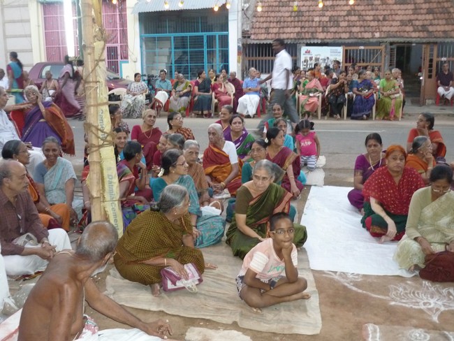 Srirangam Uthra veedhi Anjaneyar Laksharchanai day 3  2014 -08
