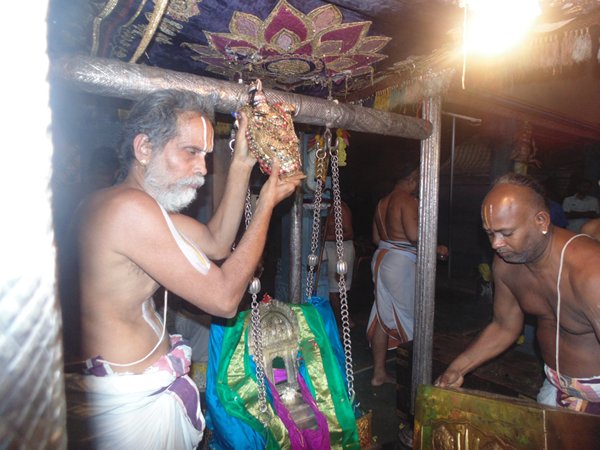 srimath azhagiyasingar at dolothsavam in lakshmi narasimhar temple13131313