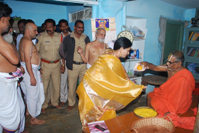Azhagiyasingar Mangalasasanam to Chikur Sri Balaji Temple  2014--01