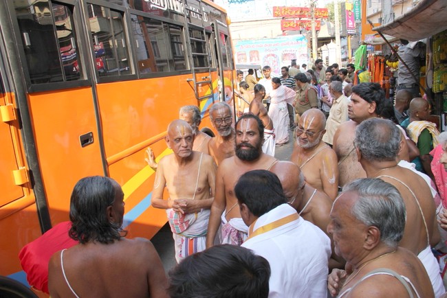 Azhagiyasingar mangalasasanam at Thirupathi Govindarajaswamy temple 2014 -01