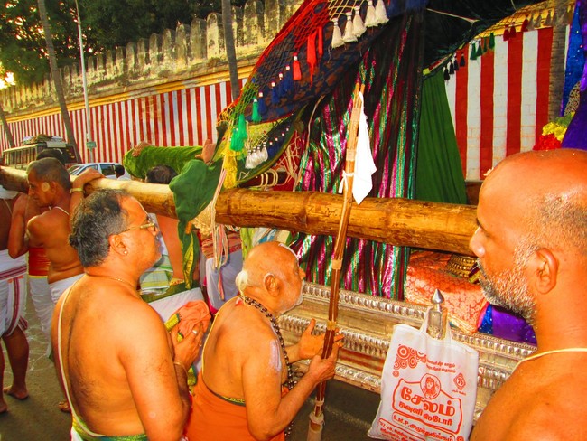 Srirangam Masi Theppam Namperumal Purappadu day 3 2014 -09