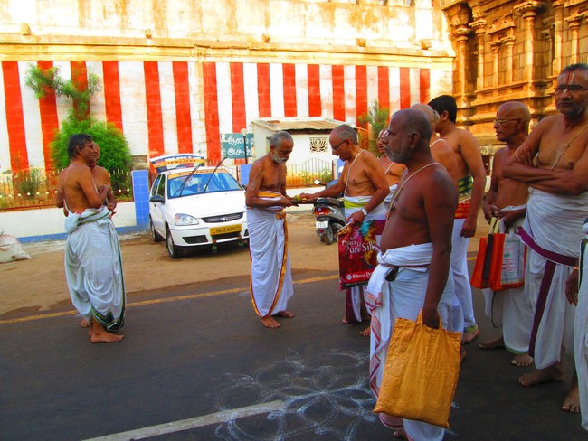 Srirangam Masi Theppam Namperumal Purappadu day 3 2014 -15