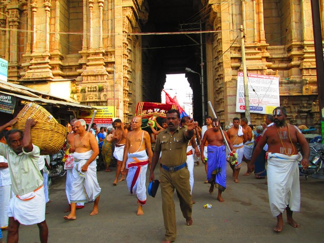 Srirangam Masi Theppam Namperumal Purappadu day 3 2014 -25