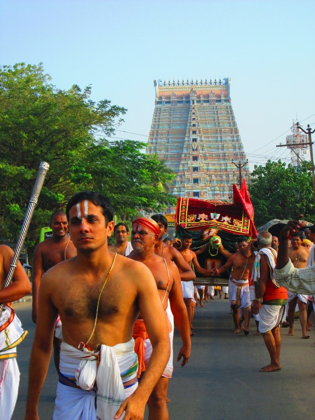 Srirangam Masi Theppam Namperumal Purappadu day 3 2014 -28