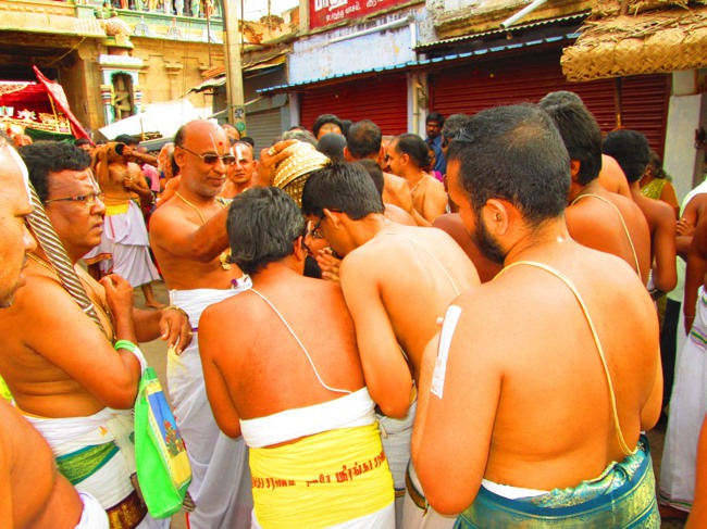 Srirangam Masi Theppotsavam Day 6 Morning 2014--30