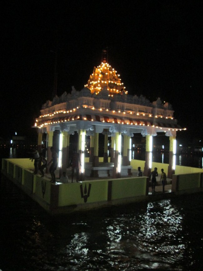 Srirangam Namperumal Masi Theppotsavam Thirupalliyodam 2014 -47