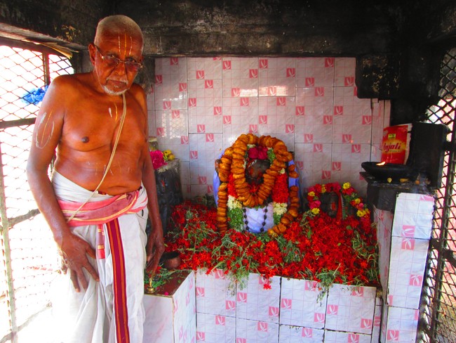 Srirangam Uthiraveedhi Anjaneyar Laksharchanai day 4 2014 -3