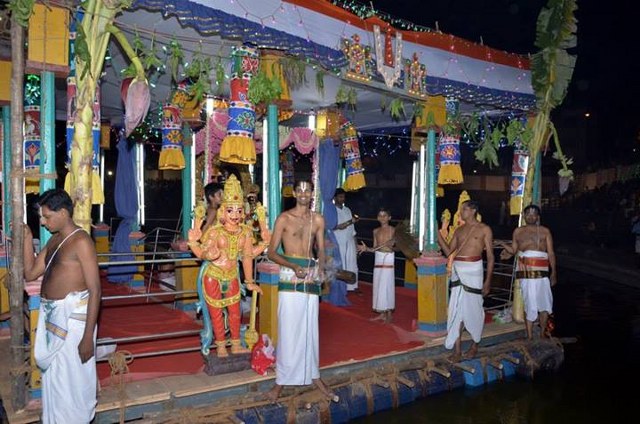 Thiruvallikeni Parthasarathy temple Theppotsavam day 2 2014 -02_640x424
