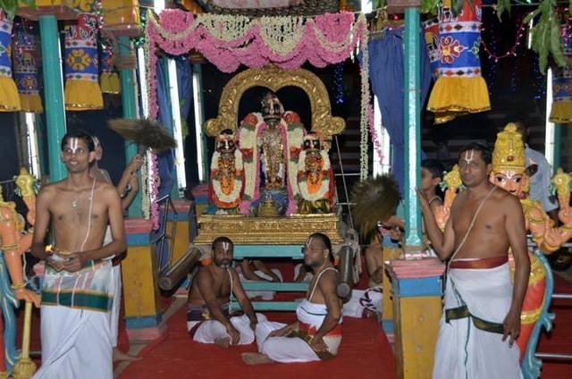 Thiruvallikeni Parthasarathy temple Theppotsavam day 2 2014 -10_640x424